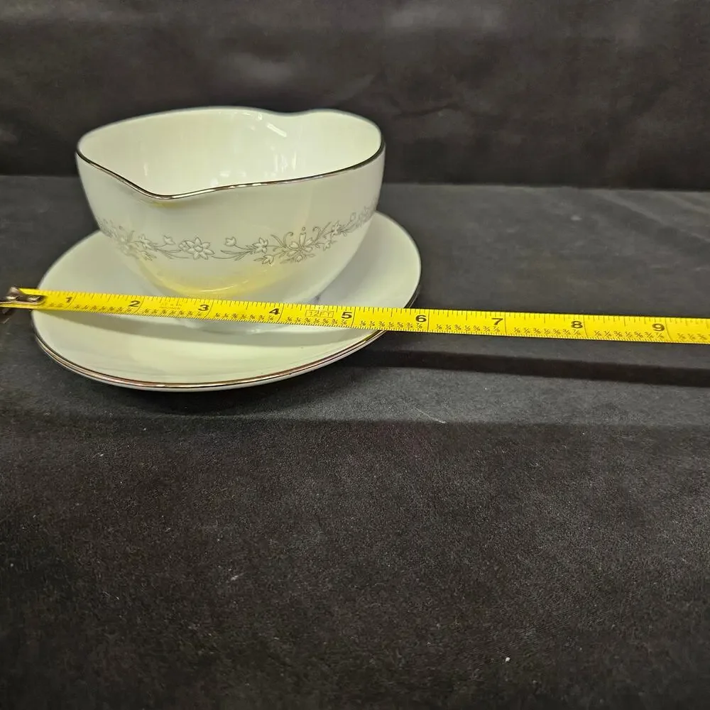 Noritake‎ China Amy 2154 Gravy Boat with attached underplate, Platinum Band